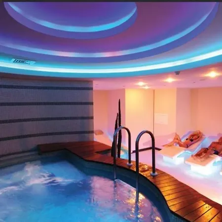 Goldcity Hotel *